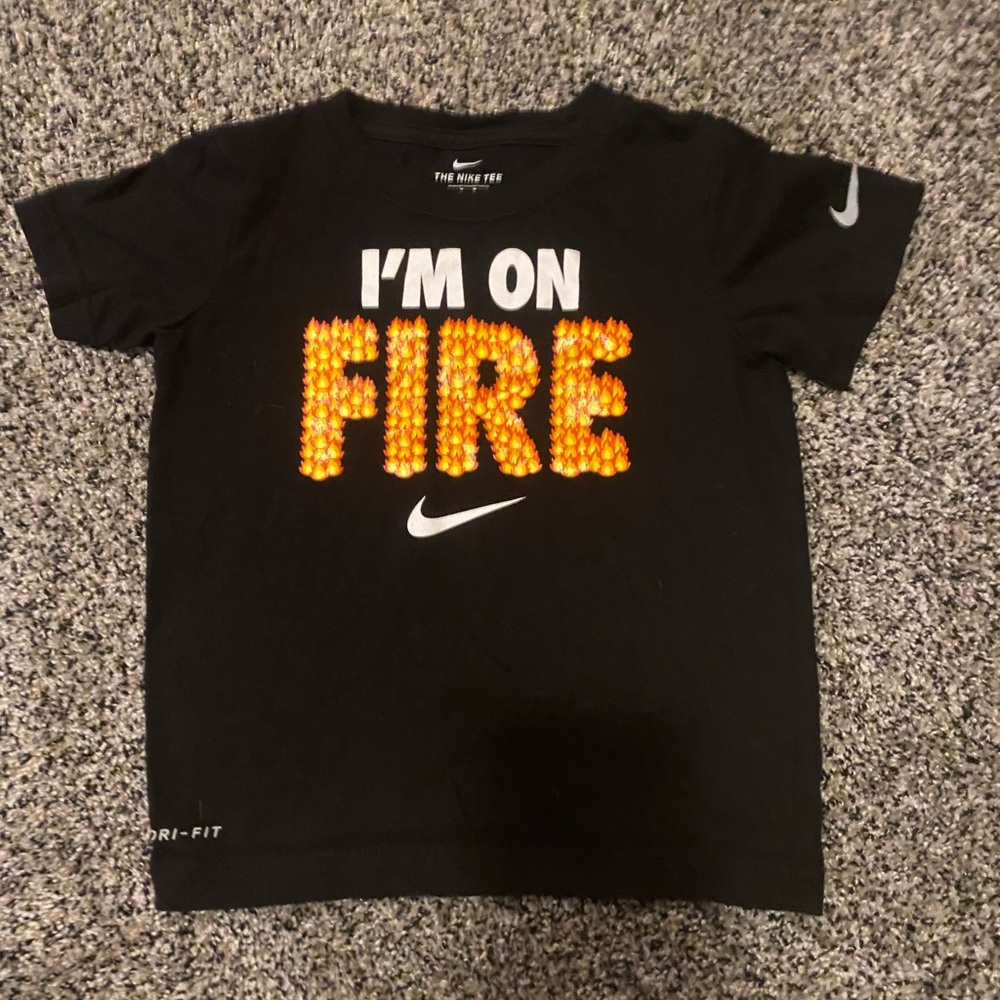 Nike tshirt